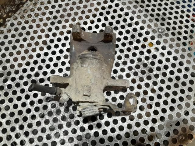 bontott OPEL ASTRA G Bal hátsó Féknyereg Munkahengerrel