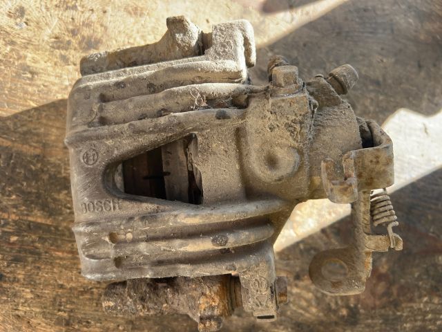 bontott OPEL ASTRA G Bal hátsó Féknyereg Munkahengerrel