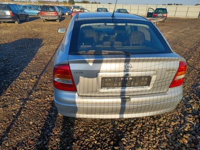 bontott OPEL ASTRA G Motor (Fűzött blokk hengerfejjel)