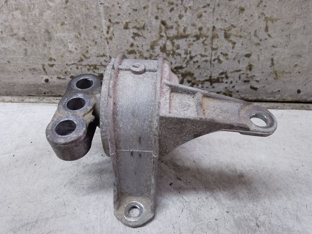 bontott OPEL ASTRA G Motor Tartó Bak Jobb