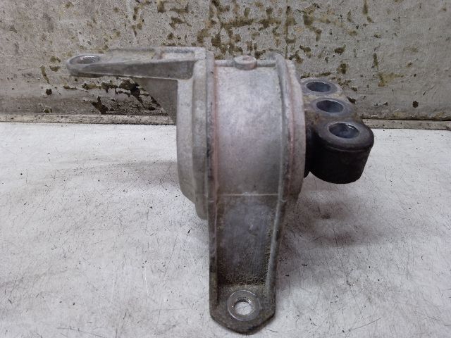 bontott OPEL ASTRA G Motor Tartó Bak Jobb