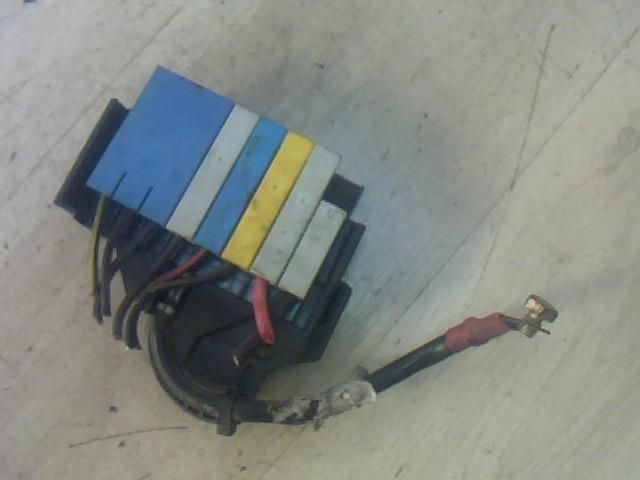 bontott OPEL ASTRA G Biztosítéktábla Motortér