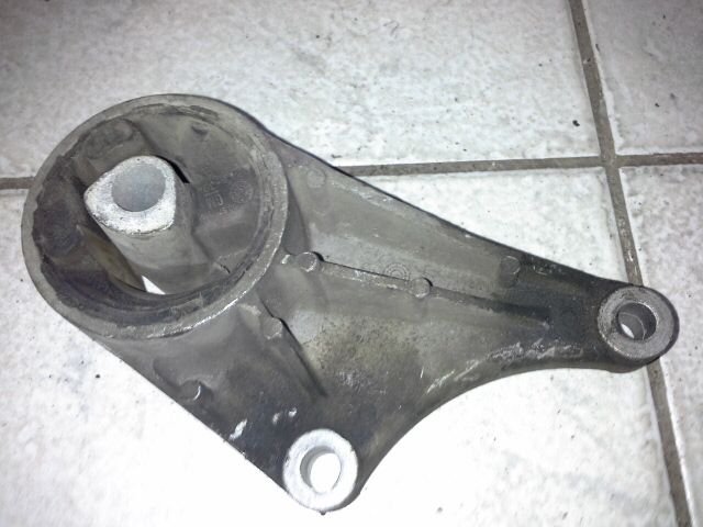 bontott OPEL ASTRA G Motor Tartó Bak (Pozíciófüggetlen)