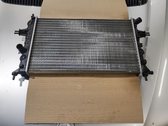 bontott OPEL ASTRA G Vízhűtő Radiátor (Klímás)