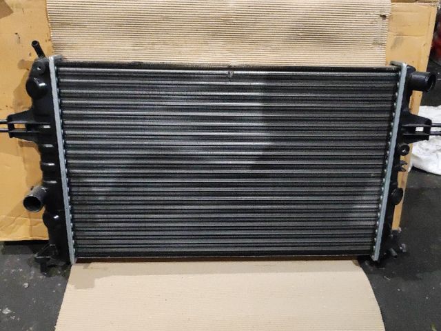 bontott OPEL ASTRA G Vízhűtő Radiátor (Klímás)