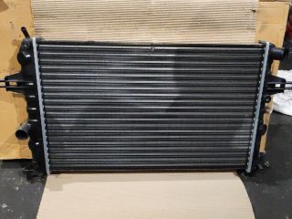 bontott OPEL ASTRA G Vízhűtő Radiátor (Klímás)