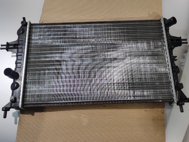 bontott OPEL ASTRA G Vízhűtő Radiátor (Klímás)