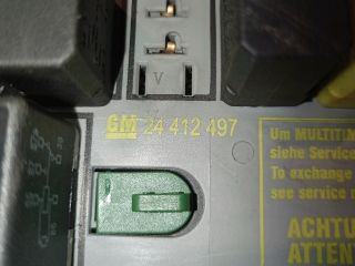 bontott OPEL ASTRA G Biztosítéktábla Motortér