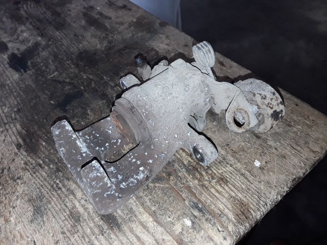 bontott OPEL ASTRA G Jobb hátsó Féknyereg Munkahengerrel