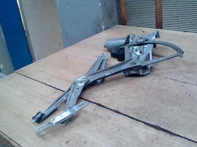 bontott OPEL ASTRA G Bal első Ablakemelő Szerkezet (Elektromos)