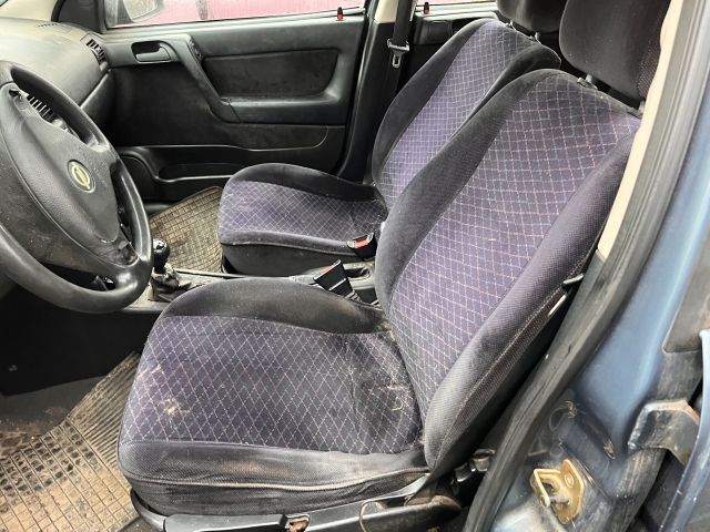 bontott OPEL ASTRA G Bal első Ajtó Kárpit