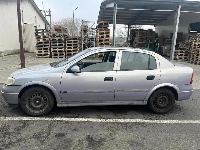 bontott OPEL ASTRA G Bal első Gumikéder
