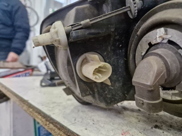 bontott OPEL ASTRA G Bal Fényszóró