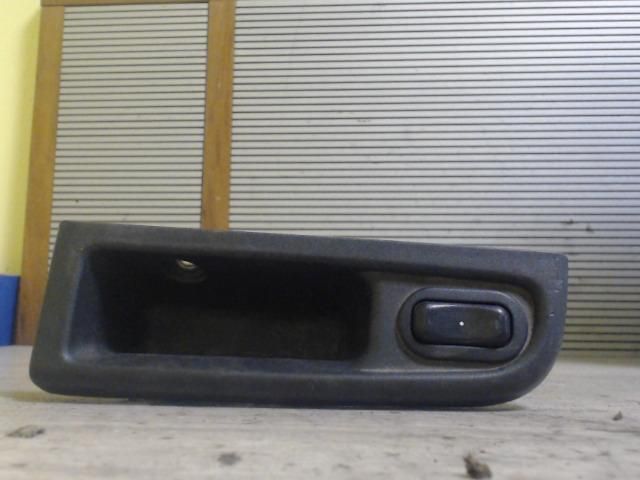 bontott OPEL ASTRA G Bal hátsó Ablakemelő Kapcsoló