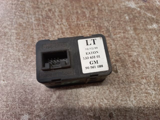 bontott OPEL ASTRA G Bal hátsó Ablakemelő Kapcsoló