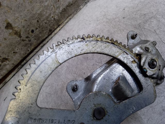 bontott OPEL ASTRA G Bal hátsó Ablakemelő Szerkezet (Mechanikus)