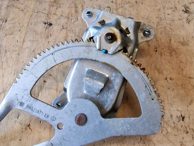 bontott OPEL ASTRA G Bal hátsó Ablakemelő Szerkezet (Mechanikus)