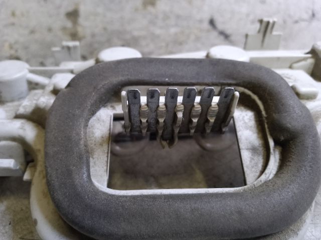 bontott OPEL ASTRA G Bal Hátsó Lámpa Foglalat