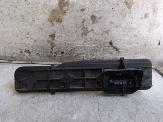 bontott OPEL ASTRA G Bal Hátsó Lámpa Foglalat