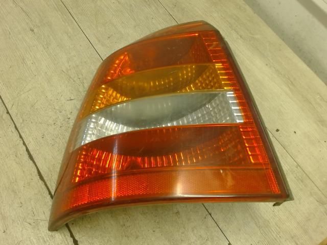 bontott OPEL ASTRA G Bal Hátsó Lámpa