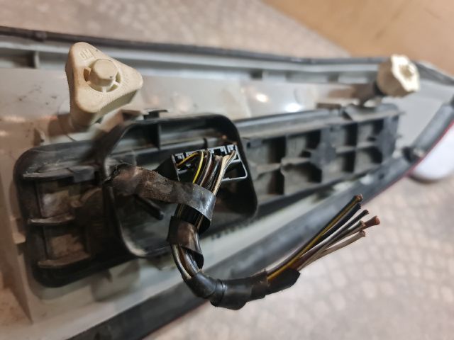 bontott OPEL ASTRA G Bal Hátsó Lámpa