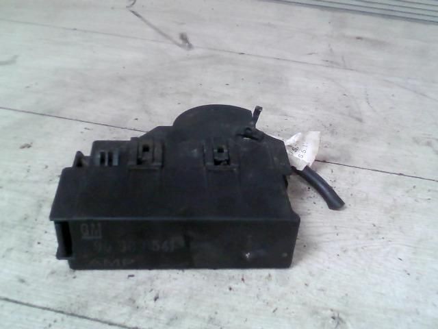 bontott OPEL ASTRA G Biztosítéktábla Doboz