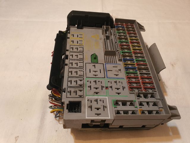 bontott OPEL ASTRA G Biztosítéktábla Utastér