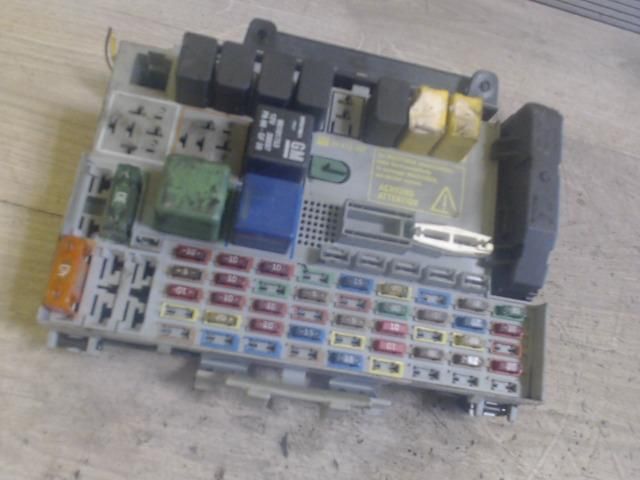 bontott OPEL ASTRA G Biztosítéktábla Utastér