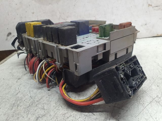 bontott OPEL ASTRA G Biztosítéktábla Utastér