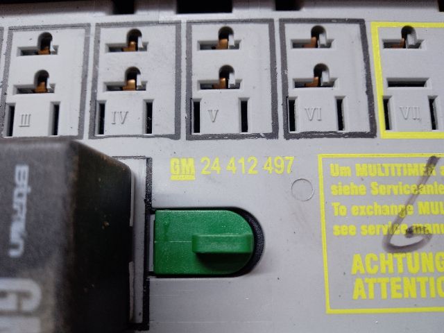 bontott OPEL ASTRA G Biztosítéktábla Utastér