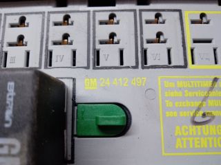 bontott OPEL ASTRA G Biztosítéktábla Utastér