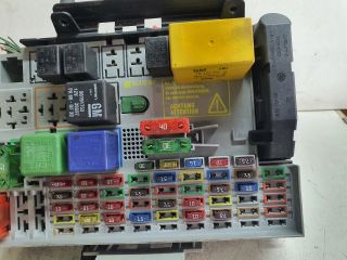 bontott OPEL ASTRA G Biztosítéktábla Utastér