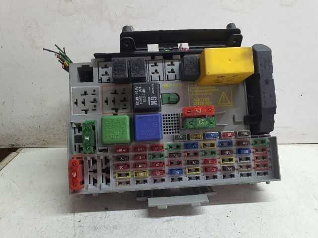 bontott OPEL ASTRA G Biztosítéktábla Utastér