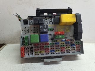 bontott OPEL ASTRA G Biztosítéktábla Utastér