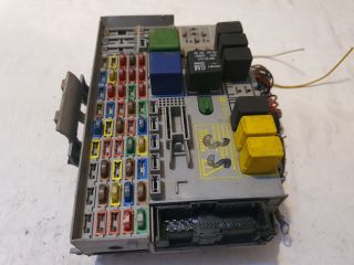 bontott OPEL ASTRA G Biztosítéktábla Utastér