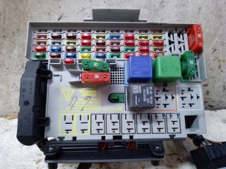 bontott OPEL ASTRA G Biztosítéktábla Utastér