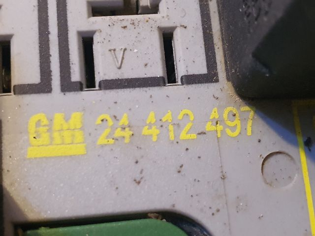 bontott OPEL ASTRA G Biztosítéktábla Utastér