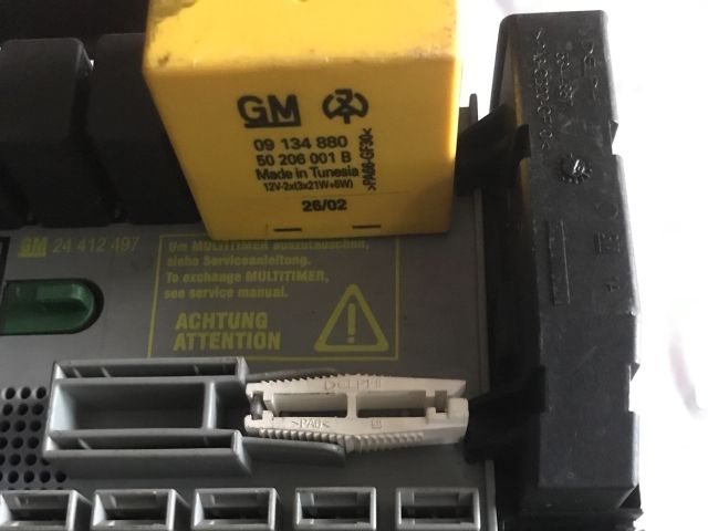 bontott OPEL ASTRA G Biztosítéktábla Utastér