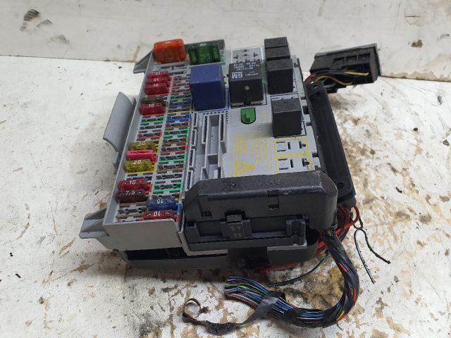 bontott OPEL ASTRA G Biztosítéktábla Utastér