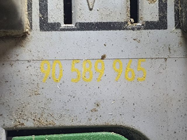 bontott OPEL ASTRA G Biztosítéktábla Utastér