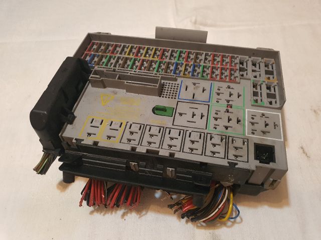 bontott OPEL ASTRA G Biztosítéktábla Utastér