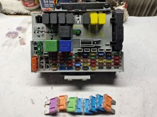 bontott OPEL ASTRA G Biztosítéktábla Utastér