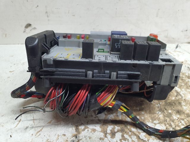 bontott OPEL ASTRA G Biztosítéktábla Utastér