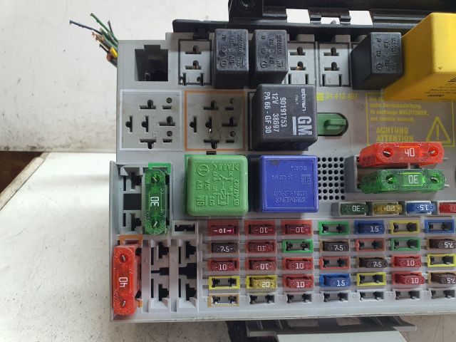 bontott OPEL ASTRA G Biztosítéktábla Utastér