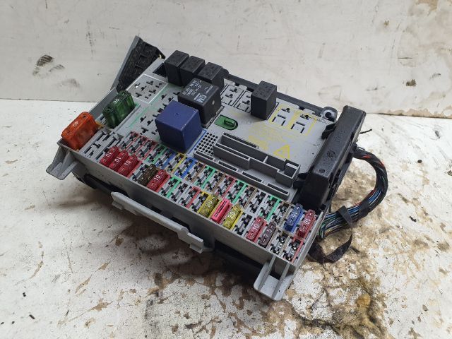 bontott OPEL ASTRA G Biztosítéktábla Utastér