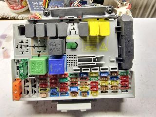 bontott OPEL ASTRA G Biztosítéktábla Utastér
