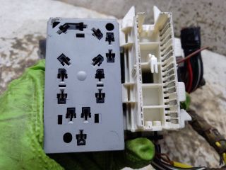 bontott OPEL ASTRA G Biztosítéktábla Utastér