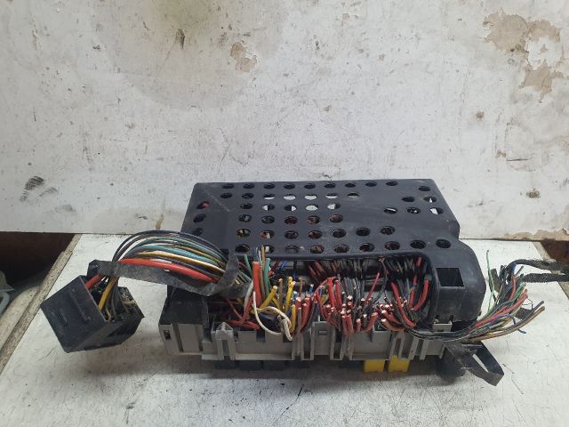 bontott OPEL ASTRA G Biztosítéktábla Utastér