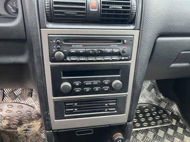 bontott OPEL ASTRA G CD / DVD Tár