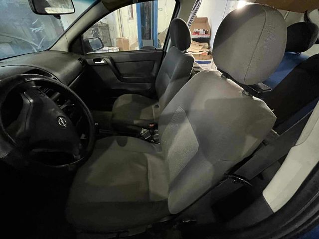 bontott OPEL ASTRA G Csomagtér Nyitó Kar / Gomb